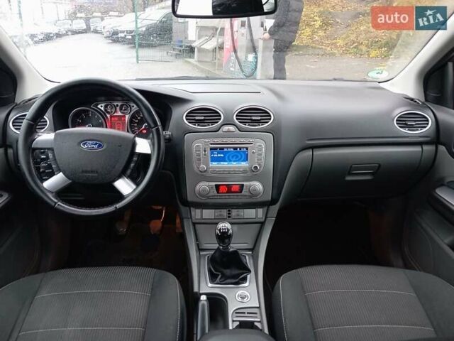 Сірий Форд Фокус, об'ємом двигуна 1.8 л та пробігом 290 тис. км за 5900 $, фото 4 на Automoto.ua