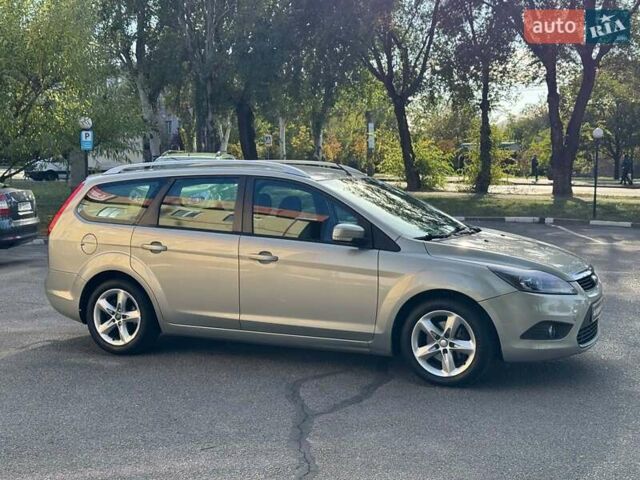 Сірий Форд Фокус, об'ємом двигуна 1.6 л та пробігом 300 тис. км за 5990 $, фото 5 на Automoto.ua