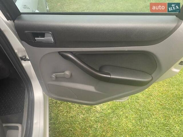 Серый Форд Фокус, объемом двигателя 1.8 л и пробегом 299 тыс. км за 6900 $, фото 20 на Automoto.ua