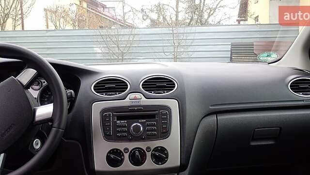 Сірий Форд Фокус, об'ємом двигуна 1.6 л та пробігом 169 тис. км за 6600 $, фото 12 на Automoto.ua