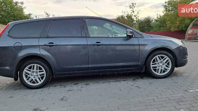 Серый Форд Фокус, объемом двигателя 1.6 л и пробегом 310 тыс. км за 6000 $, фото 9 на Automoto.ua