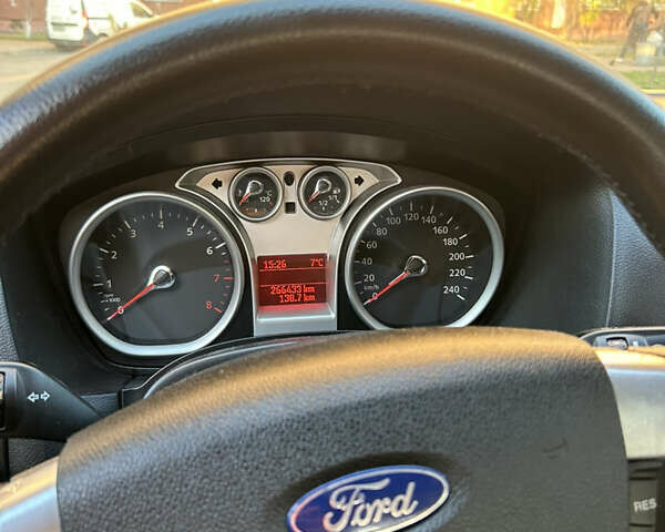 Серый Форд Фокус, объемом двигателя 1.6 л и пробегом 266 тыс. км за 5700 $, фото 10 на Automoto.ua