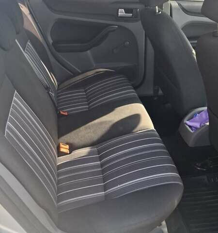 Сірий Форд Фокус, об'ємом двигуна 1.6 л та пробігом 368 тис. км за 5600 $, фото 1 на Automoto.ua