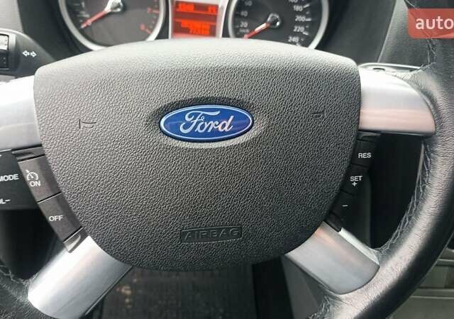 Серый Форд Фокус, объемом двигателя 1.6 л и пробегом 203 тыс. км за 5800 $, фото 15 на Automoto.ua