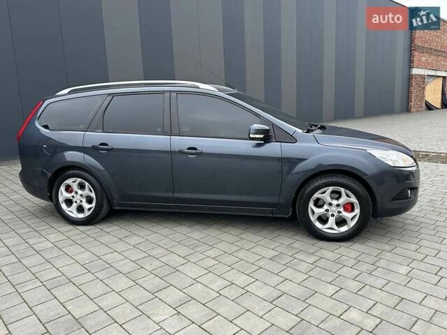 Сірий Форд Фокус, об'ємом двигуна 1.6 л та пробігом 276 тис. км за 5700 $, фото 2 на Automoto.ua