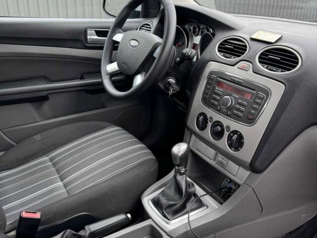 Сірий Форд Фокус, об'ємом двигуна 1.6 л та пробігом 213 тис. км за 5900 $, фото 12 на Automoto.ua