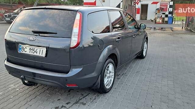 Серый Форд Фокус, объемом двигателя 1.6 л и пробегом 310 тыс. км за 6000 $, фото 2 на Automoto.ua