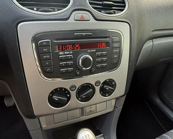 Серый Форд Фокус, объемом двигателя 0 л и пробегом 217 тыс. км за 5800 $, фото 20 на Automoto.ua