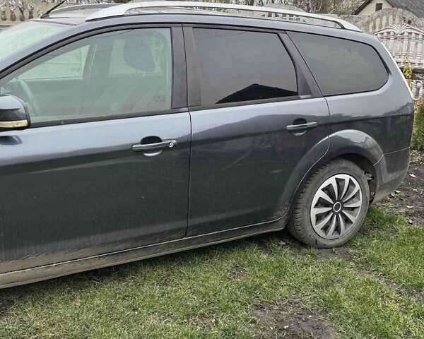 Сірий Форд Фокус, об'ємом двигуна 1.56 л та пробігом 230 тис. км за 3800 $, фото 4 на Automoto.ua