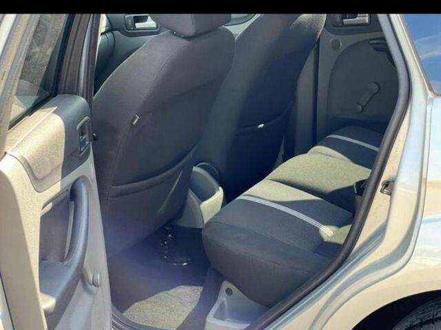 Серый Форд Фокус, объемом двигателя 1.6 л и пробегом 218 тыс. км за 6000 $, фото 4 на Automoto.ua