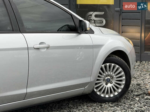 Сірий Форд Фокус, об'ємом двигуна 1.6 л та пробігом 251 тис. км за 6600 $, фото 25 на Automoto.ua