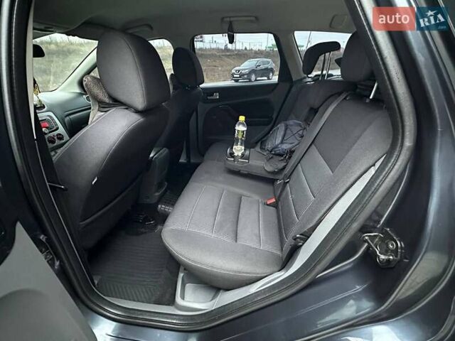 Сірий Форд Фокус, об'ємом двигуна 1.6 л та пробігом 276 тис. км за 5700 $, фото 9 на Automoto.ua