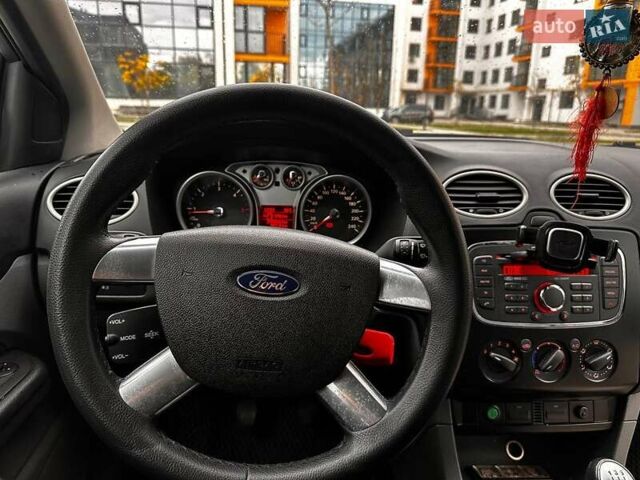 Сірий Форд Фокус, об'ємом двигуна 1.56 л та пробігом 300 тис. км за 5200 $, фото 30 на Automoto.ua