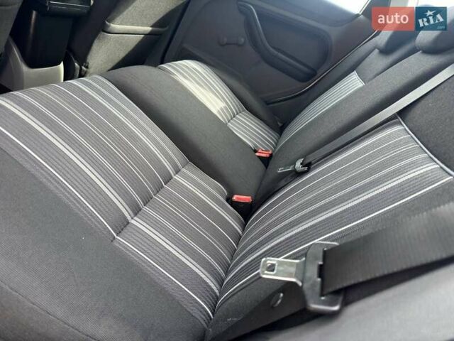 Сірий Форд Фокус, об'ємом двигуна 1.6 л та пробігом 240 тис. км за 5700 $, фото 32 на Automoto.ua