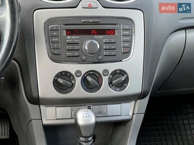 Сірий Форд Фокус, об'ємом двигуна 1.6 л та пробігом 207 тис. км за 6150 $, фото 13 на Automoto.ua