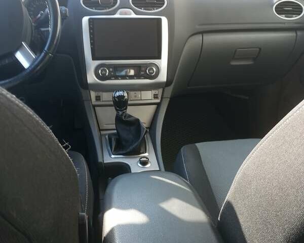 Серый Форд Фокус, объемом двигателя 1.6 л и пробегом 205 тыс. км за 6442 $, фото 10 на Automoto.ua