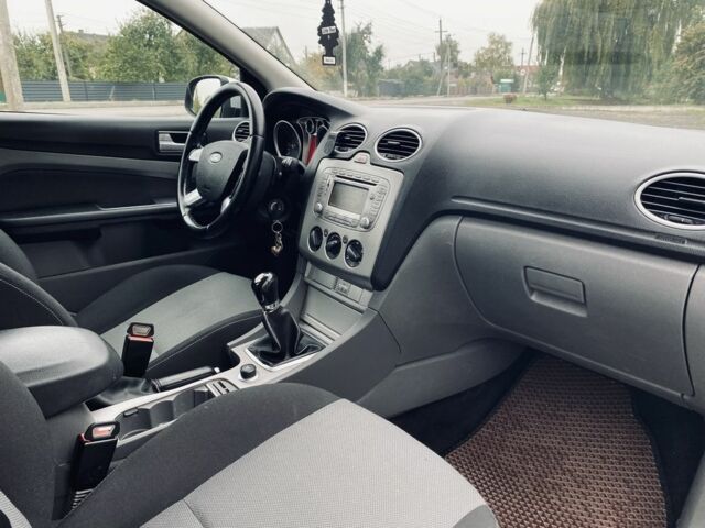 Серый Форд Фокус, объемом двигателя 1.6 л и пробегом 302 тыс. км за 5999 $, фото 10 на Automoto.ua