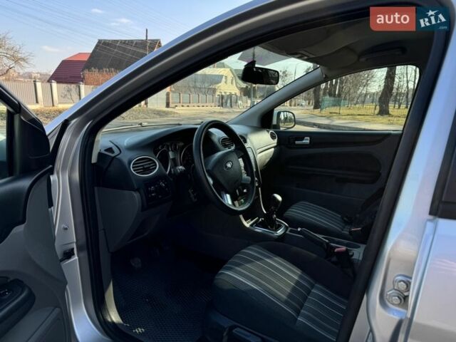 Сірий Форд Фокус, об'ємом двигуна 1.6 л та пробігом 301 тис. км за 5499 $, фото 29 на Automoto.ua