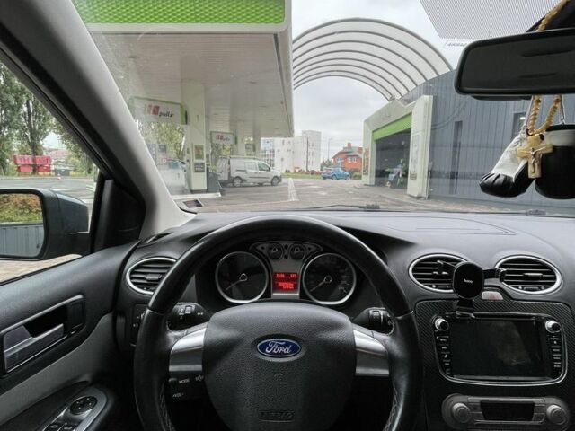 Серый Форд Фокус, объемом двигателя 1.6 л и пробегом 280 тыс. км за 6200 $, фото 14 на Automoto.ua