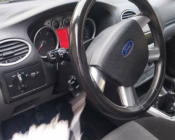 Серый Форд Фокус, объемом двигателя 1.56 л и пробегом 284 тыс. км за 4900 $, фото 12 на Automoto.ua