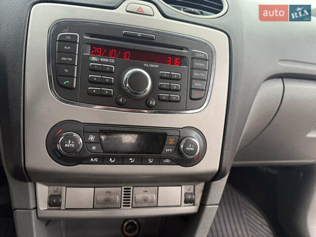 Сірий Форд Фокус, об'ємом двигуна 1.56 л та пробігом 187 тис. км за 5500 $, фото 13 на Automoto.ua