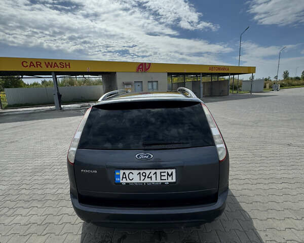 Серый Форд Фокус, объемом двигателя 1.6 л и пробегом 249 тыс. км за 5600 $, фото 2 на Automoto.ua