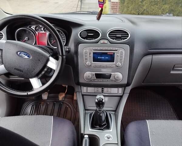 Сірий Форд Фокус, об'ємом двигуна 1.56 л та пробігом 292 тис. км за 6400 $, фото 2 на Automoto.ua