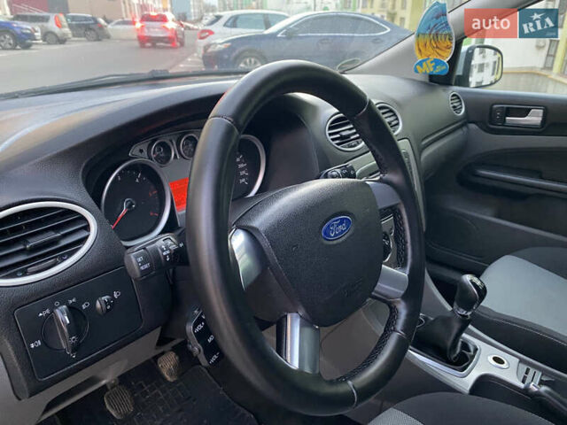 Серый Форд Фокус, объемом двигателя 1.56 л и пробегом 316 тыс. км за 4900 $, фото 11 на Automoto.ua