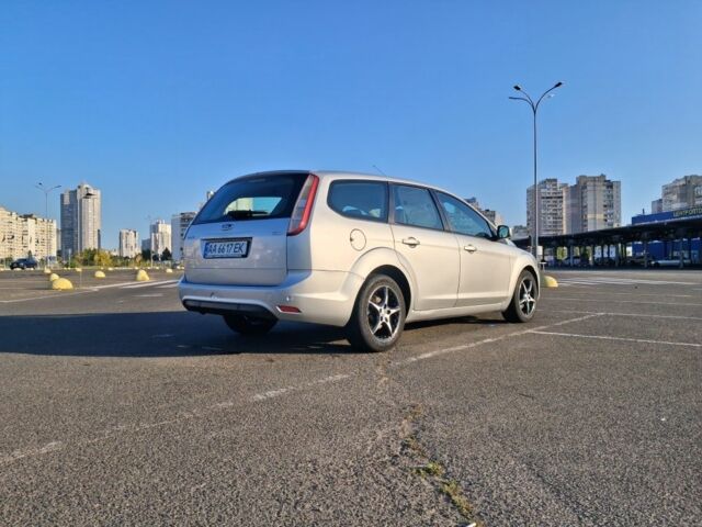 Сірий Форд Фокус, об'ємом двигуна 1.6 л та пробігом 329 тис. км за 4000 $, фото 1 на Automoto.ua