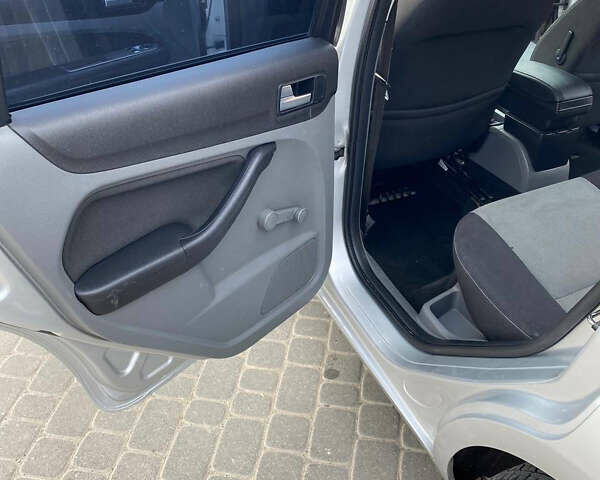 Серый Форд Фокус, объемом двигателя 1.6 л и пробегом 272 тыс. км за 6300 $, фото 17 на Automoto.ua