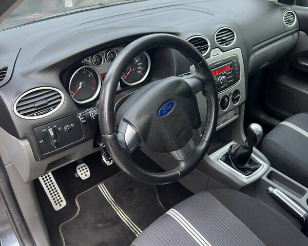 Сірий Форд Фокус, об'ємом двигуна 1.6 л та пробігом 260 тис. км за 5500 $, фото 22 на Automoto.ua