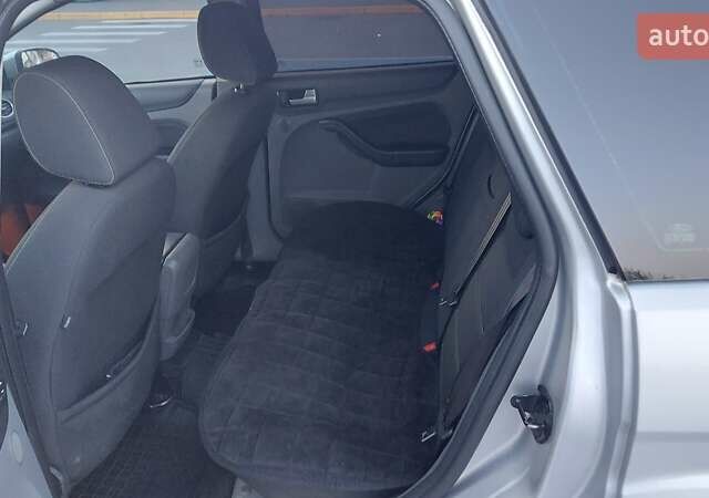 Сірий Форд Фокус, об'ємом двигуна 1.56 л та пробігом 262 тис. км за 5100 $, фото 4 на Automoto.ua