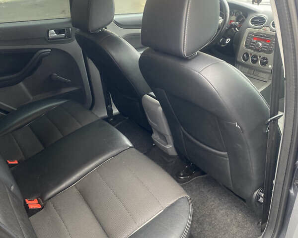 Серый Форд Фокус, объемом двигателя 1.56 л и пробегом 269 тыс. км за 5450 $, фото 8 на Automoto.ua