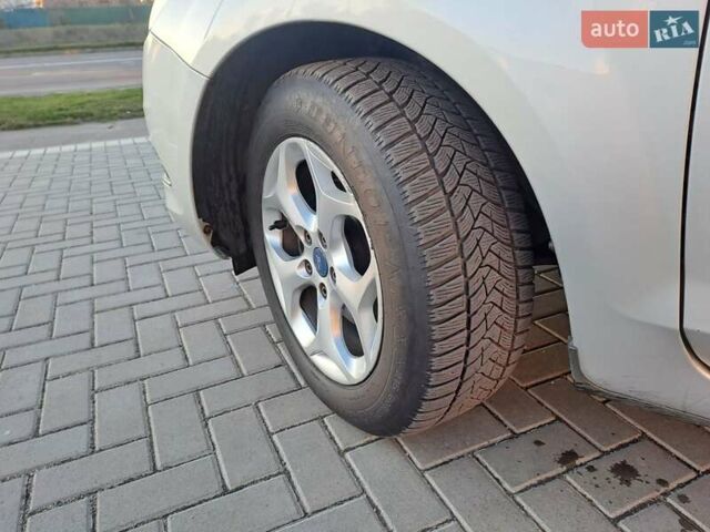 Серый Форд Фокус, объемом двигателя 1.6 л и пробегом 200 тыс. км за 6400 $, фото 10 на Automoto.ua