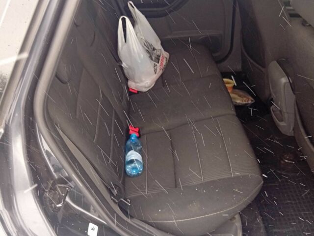 Сірий Форд Фокус, об'ємом двигуна 1.6 л та пробігом 2 тис. км за 6000 $, фото 10 на Automoto.ua