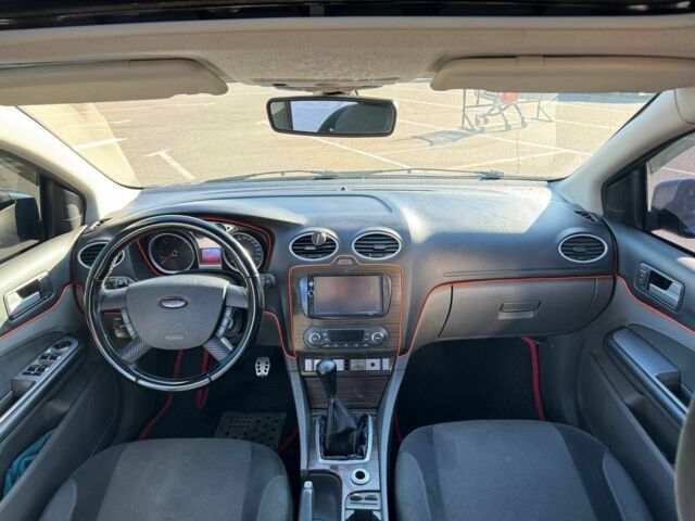 Серый Форд Фокус, объемом двигателя 1.6 л и пробегом 290 тыс. км за 5300 $, фото 6 на Automoto.ua