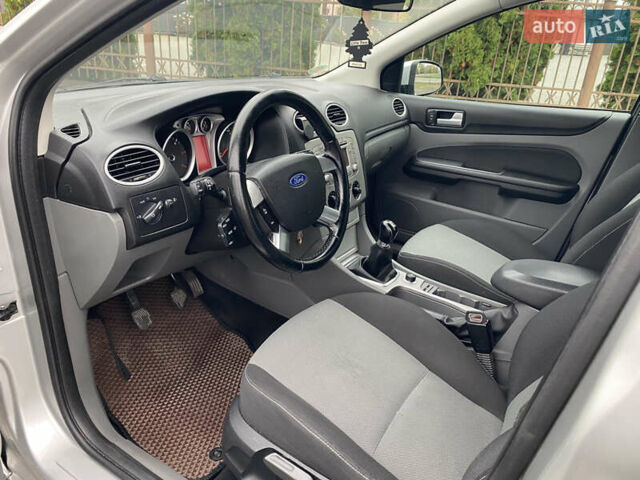 Сірий Форд Фокус, об'ємом двигуна 1.6 л та пробігом 303 тис. км за 6200 $, фото 38 на Automoto.ua
