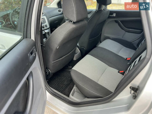 Сірий Форд Фокус, об'ємом двигуна 1.6 л та пробігом 207 тис. км за 6150 $, фото 16 на Automoto.ua