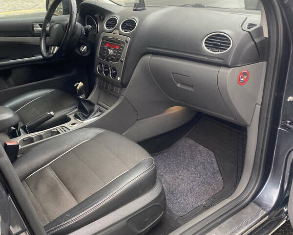 Серый Форд Фокус, объемом двигателя 1.56 л и пробегом 269 тыс. км за 5450 $, фото 19 на Automoto.ua