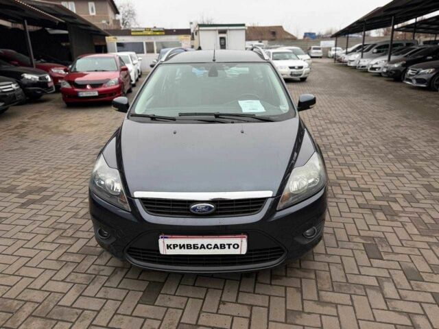 Серый Форд Фокус, объемом двигателя 1.6 л и пробегом 240 тыс. км за 6500 $, фото 1 на Automoto.ua