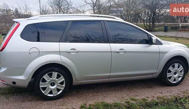 Серый Форд Фокус, объемом двигателя 1.6 л и пробегом 242 тыс. км за 5900 $, фото 1 на Automoto.ua