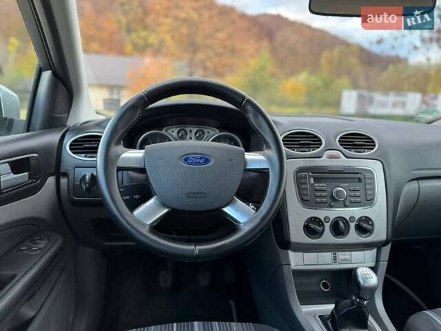 Сірий Форд Фокус, об'ємом двигуна 1.6 л та пробігом 228 тис. км за 4850 $, фото 18 на Automoto.ua