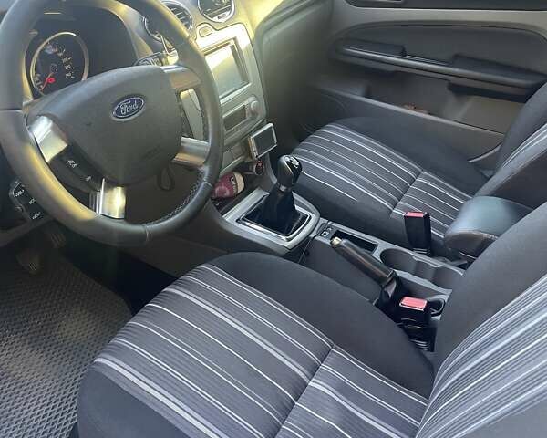 Сірий Форд Фокус, об'ємом двигуна 1.6 л та пробігом 295 тис. км за 5200 $, фото 11 на Automoto.ua