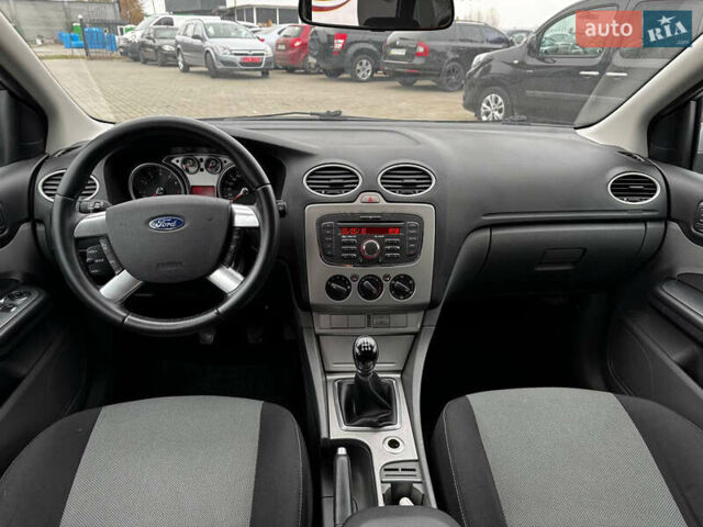 Сірий Форд Фокус, об'ємом двигуна 1.6 л та пробігом 188 тис. км за 5700 $, фото 12 на Automoto.ua