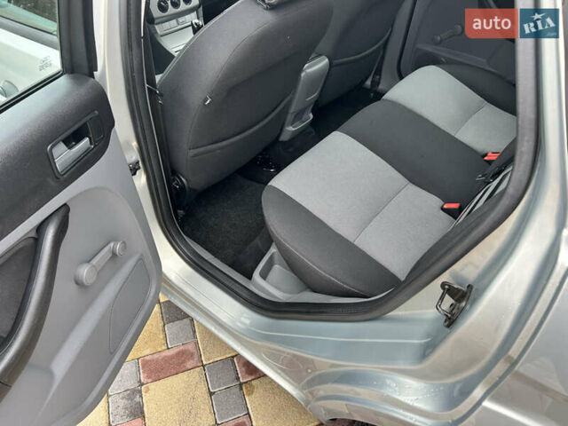 Сірий Форд Фокус, об'ємом двигуна 1.6 л та пробігом 200 тис. км за 5990 $, фото 24 на Automoto.ua