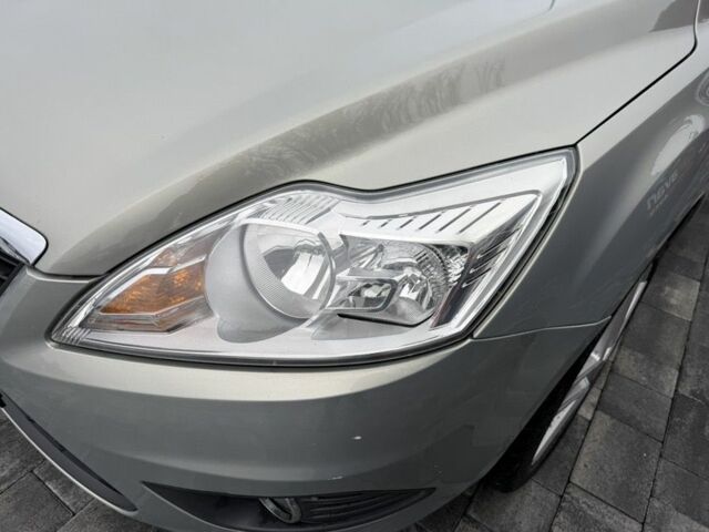 Серый Форд Фокус, объемом двигателя 1.6 л и пробегом 156 тыс. км за 6850 $, фото 1 на Automoto.ua