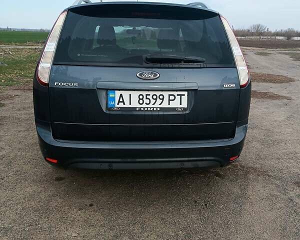 Серый Форд Фокус, объемом двигателя 1.6 л и пробегом 276 тыс. км за 6250 $, фото 6 на Automoto.ua