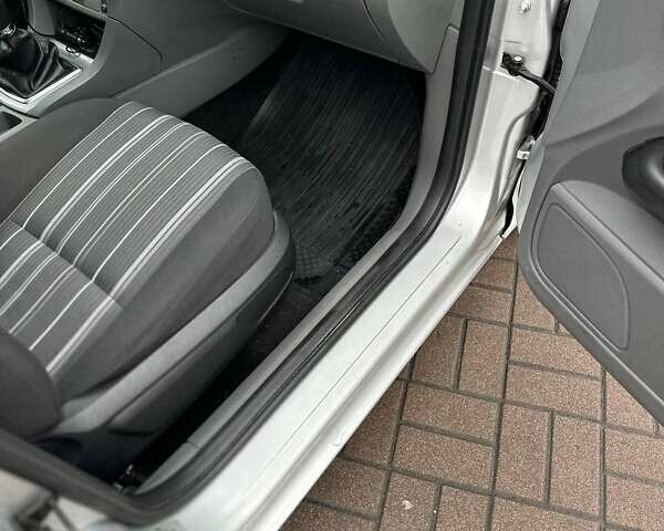 Сірий Форд Фокус, об'ємом двигуна 1.6 л та пробігом 176 тис. км за 5699 $, фото 13 на Automoto.ua