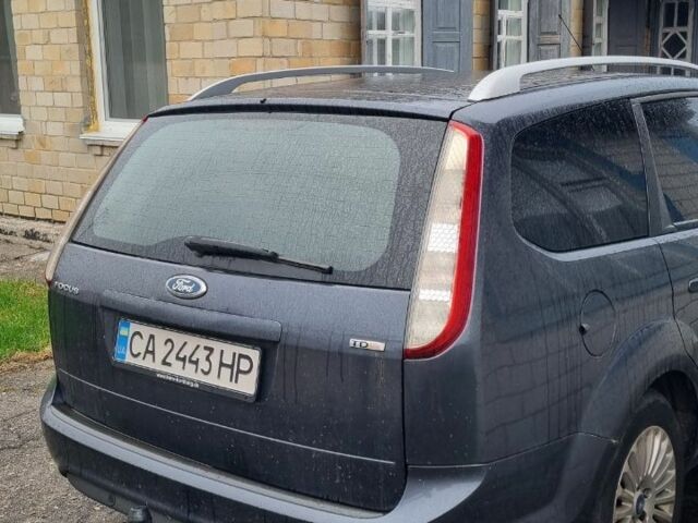 Серый Форд Фокус, объемом двигателя 2 л и пробегом 250 тыс. км за 4700 $, фото 1 на Automoto.ua