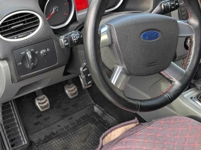 Серый Форд Фокус, объемом двигателя 1.6 л и пробегом 233 тыс. км за 5100 $, фото 9 на Automoto.ua